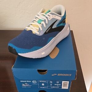 Brooks Ghost Max Women's Sneakers - Blue and White Size 8